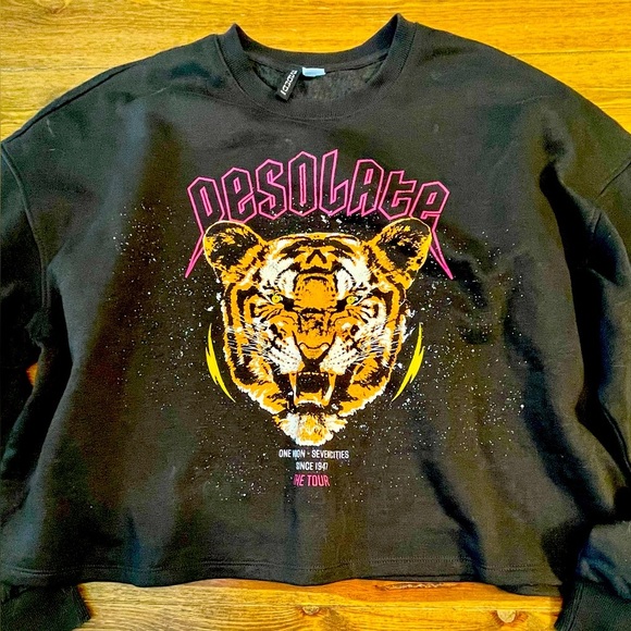 H&M x Divided | Tiger Print Tour Cropped Sweatshirt | XL Oversized - Picture 1 of 3